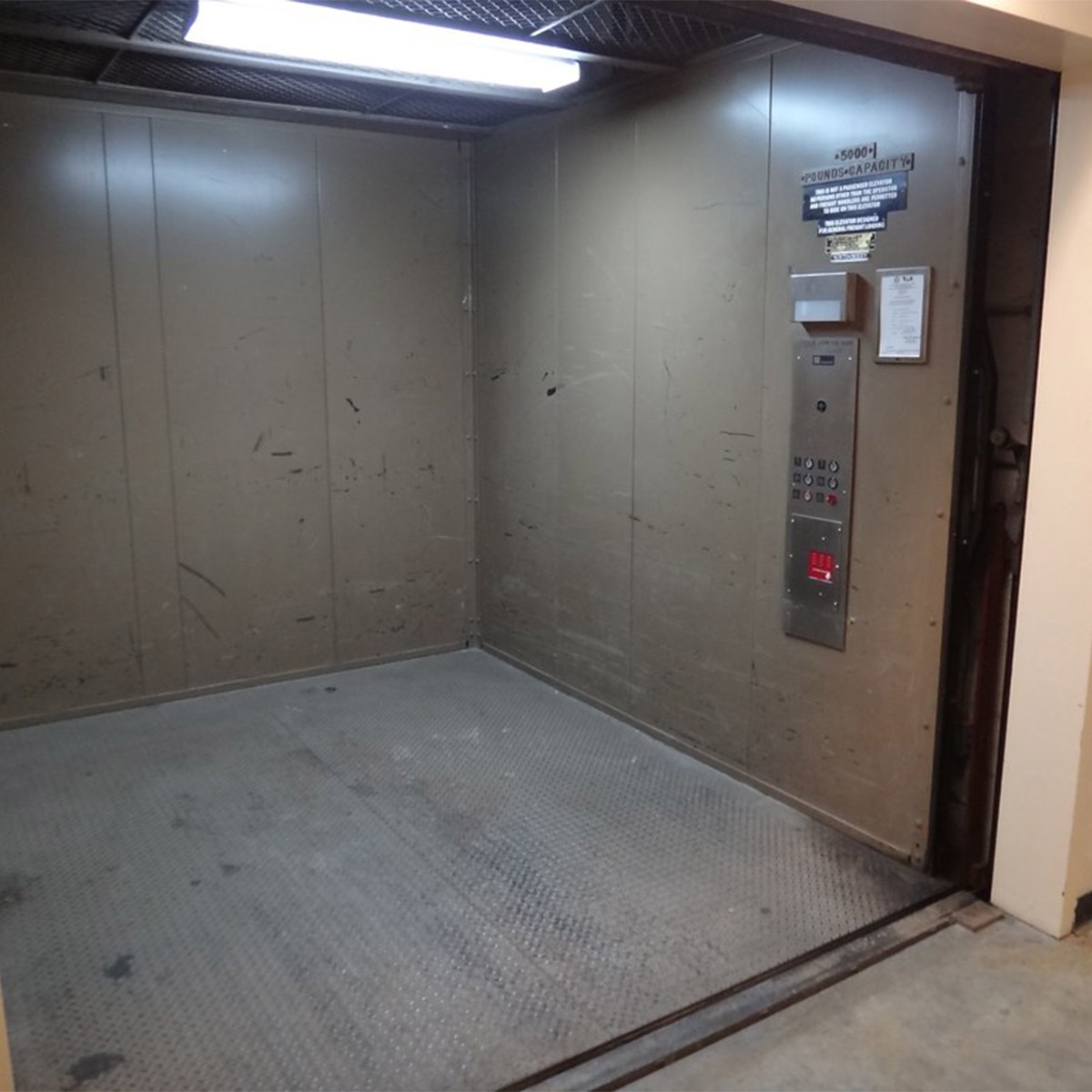 Freight Elevator 02 upaeltd